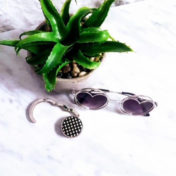 #P9 Folding Purse Hanger Hook - Picture 6 of 7